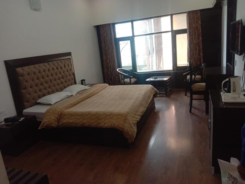 Floret Sojourn Hotel Shimla Exterior photo