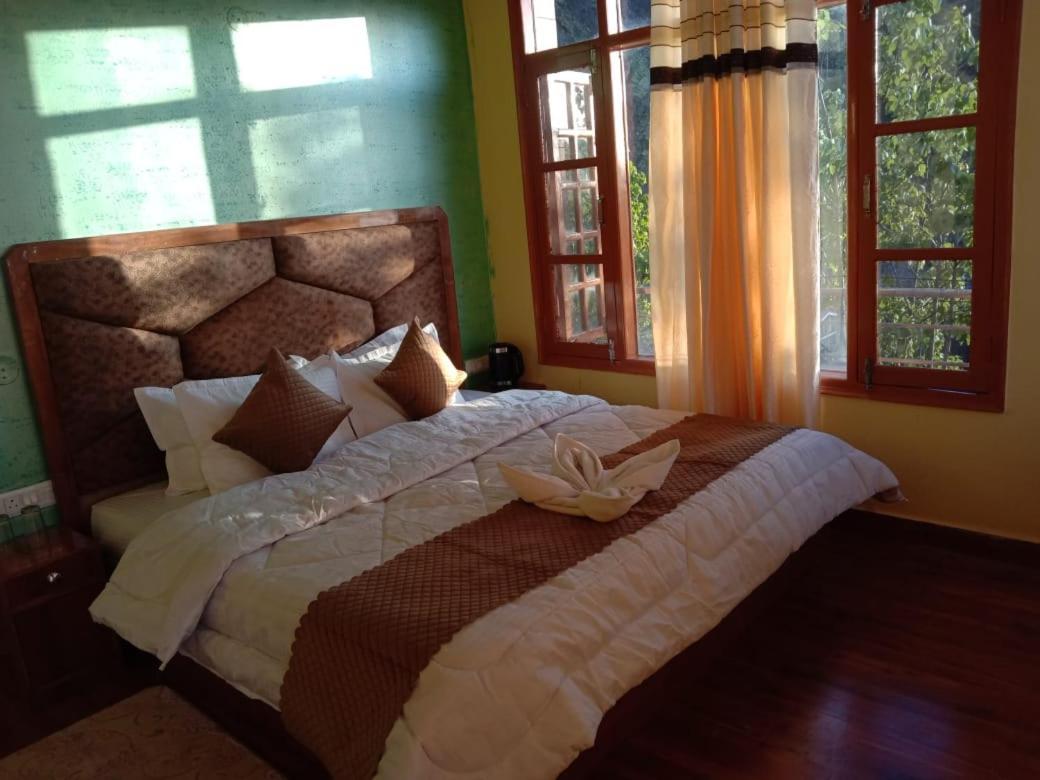 Floret Sojourn Hotel Shimla Exterior photo