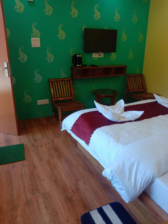 Floret Sojourn Hotel Shimla Exterior photo